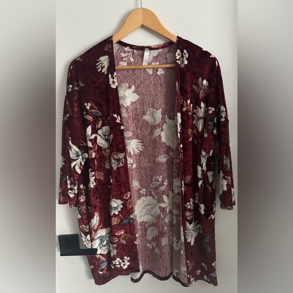 Acting Pro Floral Velvet Cardigan - Picture 1 of 3